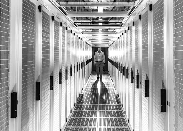 Macquarie Technology Group - IC2 data hall housing secure cloud and dedicated hosting for Australian business looking at colocation